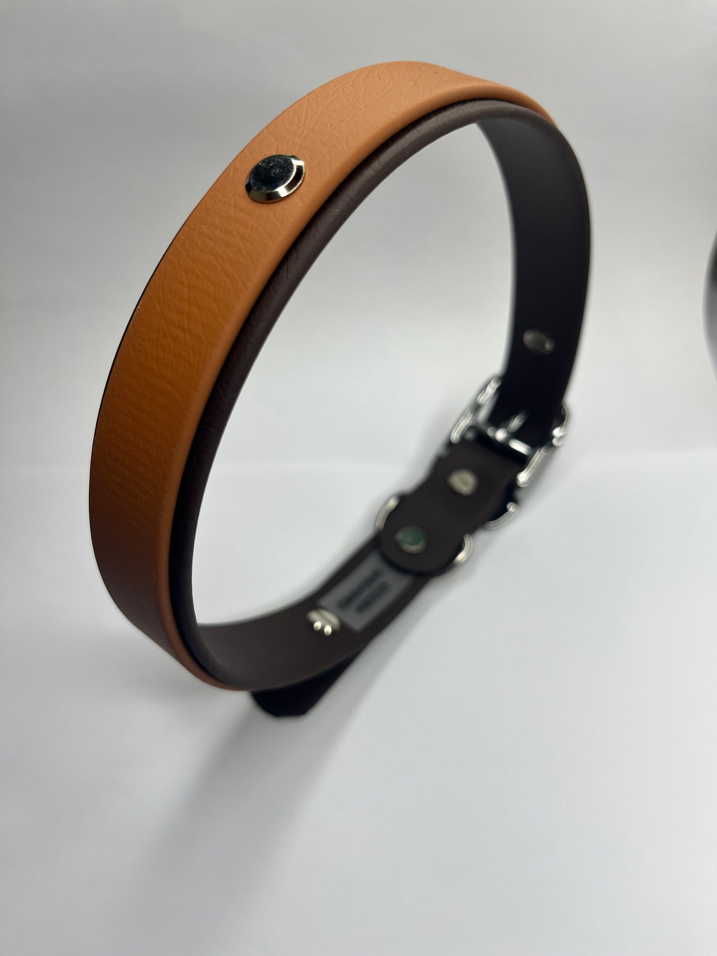 Brown & Tan Collar (XL 48-56cm)