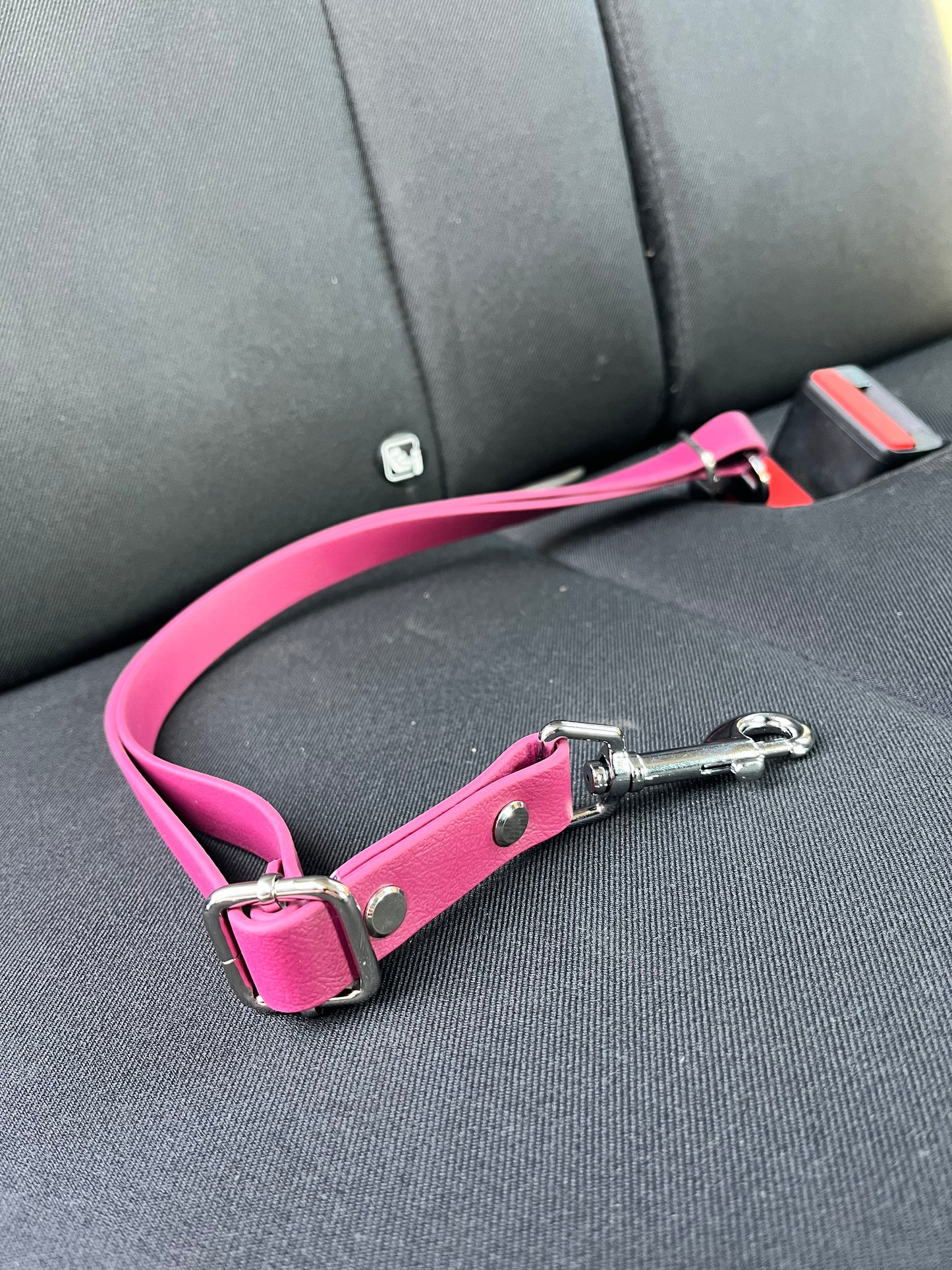 BioThane® Plug-in Seat Belt